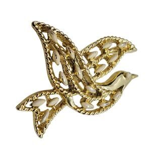 Gerrys Peace Dove Brooch Gold Bird Pin Tone Off White Enamel Pendant Vintage 60s
